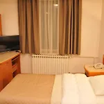 Szálloda Terex Naselje Starosjedilaca